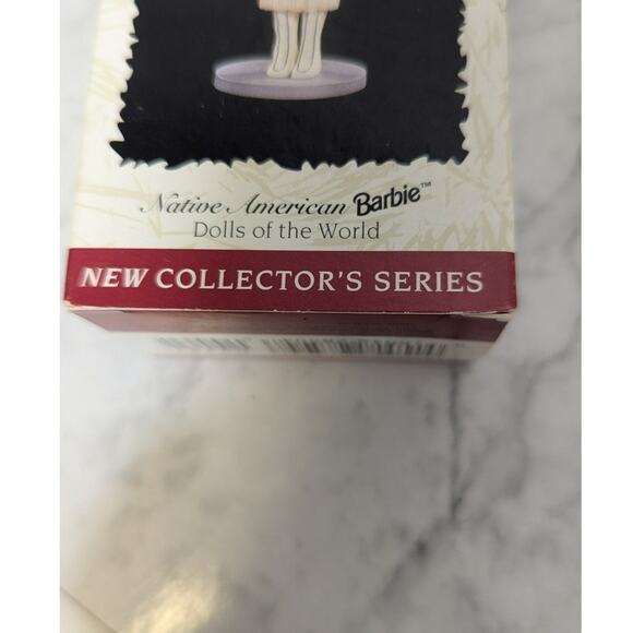 Hallmark Dolls of the World Native American Barbie 1996 Christmas tree ornament - Picture 3 of 8